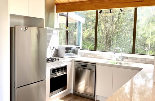 Dairy Flat Cottage | Peaceful retreat in the heart of nature