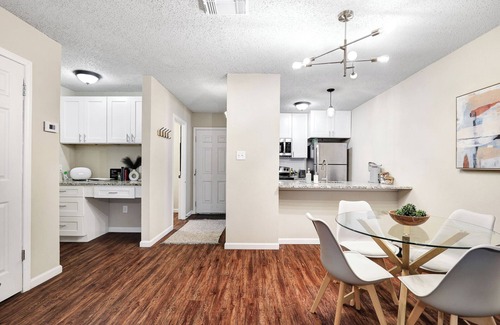 Dreamhill Estates Apartment | Peaceful retreat-like 2 bed/2.5 bath unit near Northwest SA/Med Center/Airport