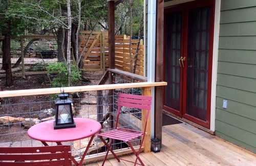 Aqua Monte Apartment | Peaceful retreat near Lake Austin and Lake Travis. Fifteen minutes to downtown.