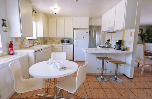Morongo Valley House | Peaceful Retreat Chateau Merlot – Large Home on 25 acre Estate