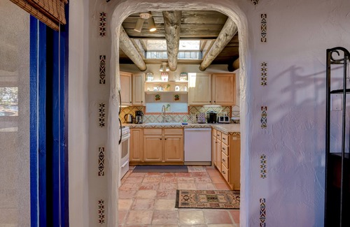 Taos House | Peaceful retreat with amazing mountain views, fireplaces & private hot tub