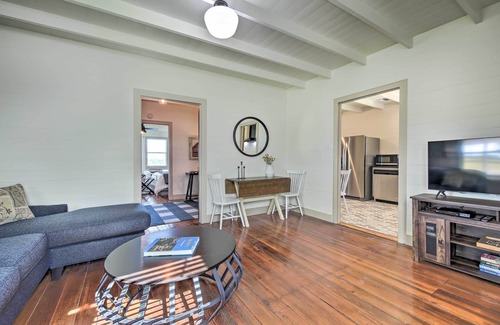 Schulenburg House | Peaceful Schulenburg Farmhouse w/Fire Pit & Grill