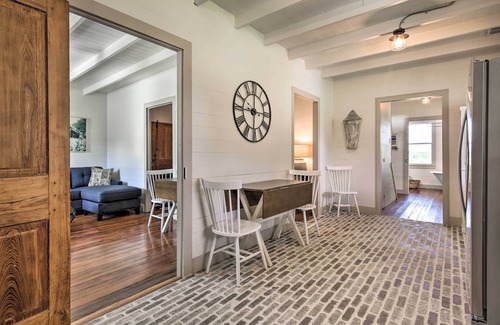 Schulenburg House | Peaceful Schulenburg Farmhouse w/Fire Pit & Grill