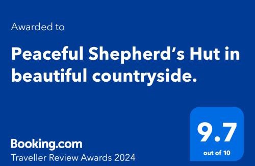 Linlithgow House | Peaceful Shepherd’s Hut in beautiful countryside.