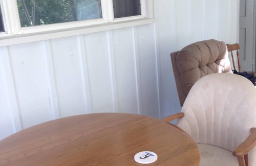 Urbana House | Peaceful Slumber/Free Parking and Wi-Fi