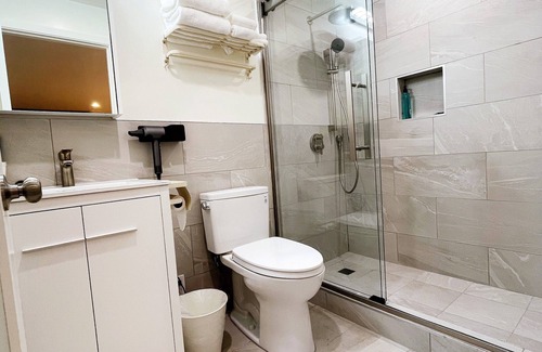 San Bruno House | Peaceful Stay Minutes from SFO – Spacious Room, Free Parking, Safe Neighborhood