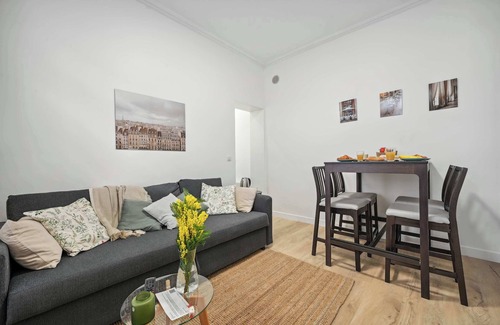 Plaisance Apartment | Peaceful & Stylish Flat in Montparnasse