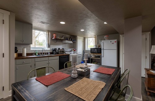 Indianapolis Other | Peaceful Urban Farmstay