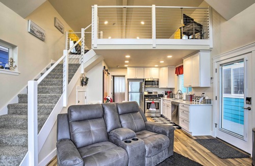 Yachats Apartment | Peaceful Winter Retreat: Oregon Coastline Beach!