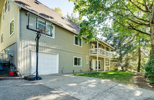 Newcastle Apartment | Peaceful Wooded Escape Near Golf Club at Newcastle