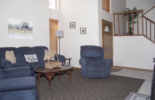 Pinetop Villa | Peaceful Wooded Resort Villa - Master Suite w Jacuzzi Tub + Romantic Fireplace