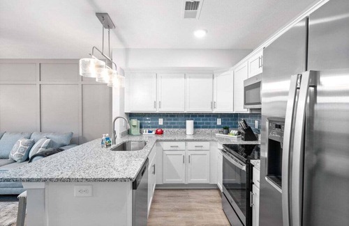 Clarksville House | Peachers Place Townhomes (1000 Henry Place Blvd, #801) | Close to Ft. Campbell