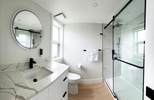 Central Okanagan Apartment | PeachView Deluxe Suites 301