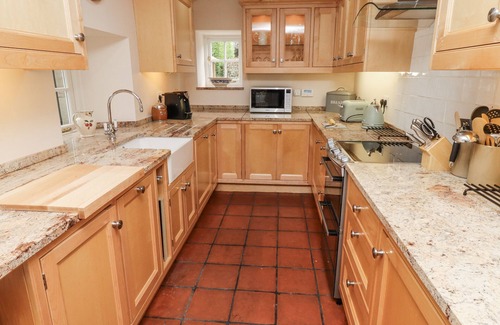 Old Bewick Cottage | PEARY HOUSE, family friendly, character holiday cottage in Powburn