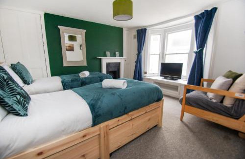 Kemptown House | Pebble Cottage - by Brighton Holiday Lets