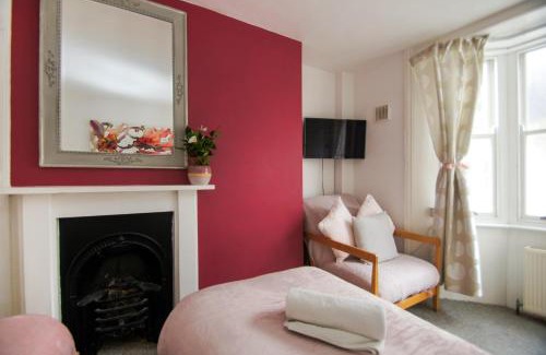 Kemptown House | Pebble Cottage - by Brighton Holiday Lets