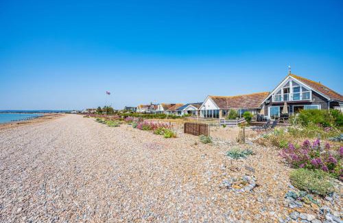 Pevensey Villa | Pebble Paradise Beachfront Family Getaway