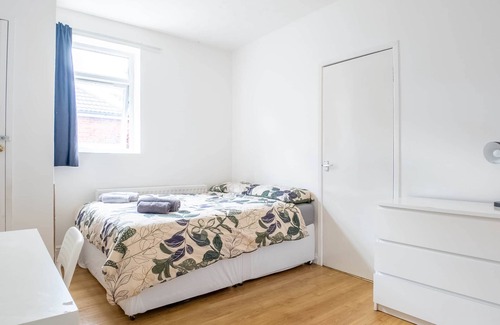 Southampton House | Pebbles guest house room 3