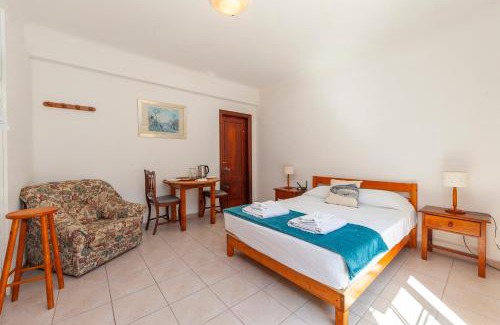 Ameijeira House | Pedra Alcada Stays Bedroom