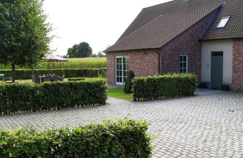 Peer Villa | Peer Villa with Garden