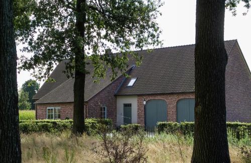 Peer Villa | Peer Villa with Garden
