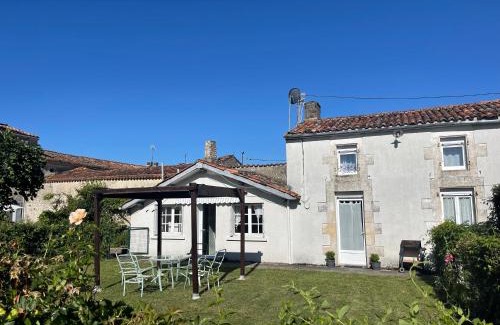 Duil-sur-le-Mignon House | Pegasus, Les Constellations