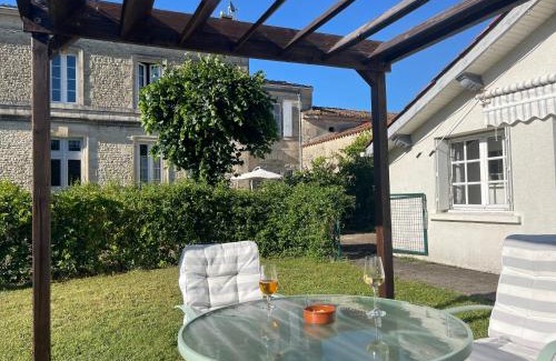 Duil-sur-le-Mignon House | Pegasus, Les Constellations