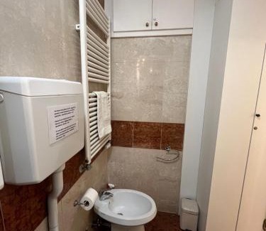 Dorsoduro Apartment | Peggy Suite