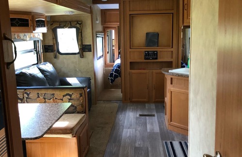 Onanole House | Pelican - Camper at Sunset Bay