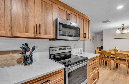 Alta Vista House | Pelican Cove - 3/2 Private Backyard Heated Pool