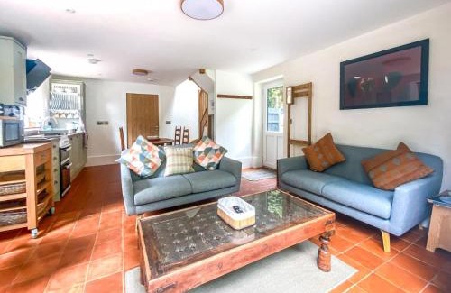 Hethel House | Pelican Eco Lodge