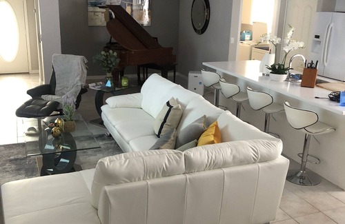 Lake Suzy House | Pelican’s Bay a “Peace” of Modern Paradise