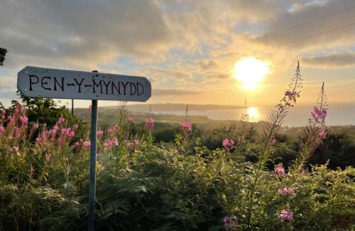Dinas Cross House | Pen y Mynydd