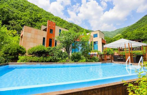 Chungju House | Penatess Pool Villa