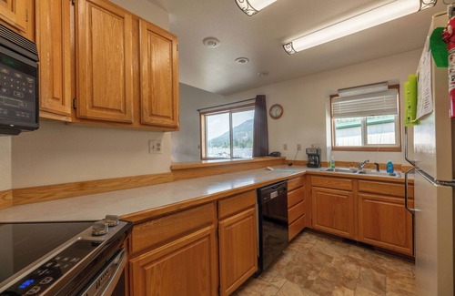 Hope Resort | Pend Oreille Shores Resort