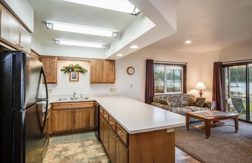 Hope Resort | Pend Oreille Shores Resort