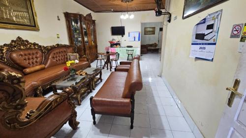 Padang House | Penginapan Bunga Sonsang Padang Syariah