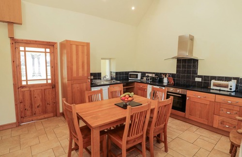 Newborough Cottage | PENLLYN, pet friendly, with open fire in Newborough