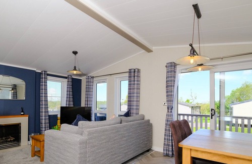 Fowey Cabin | PENMARLAM LODGE RETREAT 24, family friendly in Bodinnick