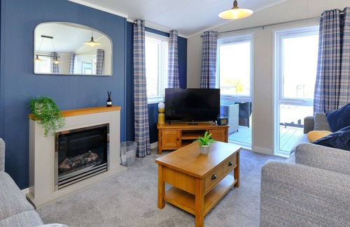 Fowey Cabin | PENMARLAM LODGE RETREAT 24, family friendly in Bodinnick