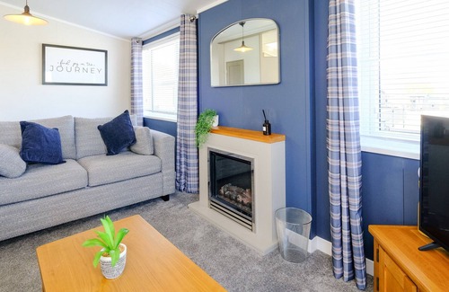 Fowey Cabin | PENMARLAM LODGE RETREAT 24, family friendly in Bodinnick