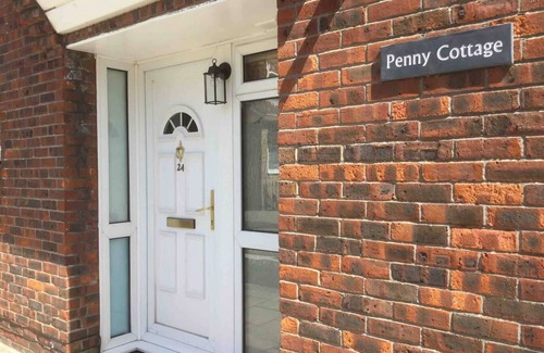 Portsmouth Cottage | Penny Cottage close to Historic Dockyard Gunwharf Quays & Portsmouth Cathedral