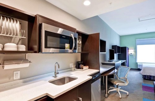 Ferry Pass Hotel | Pensacola Perfection! Free Breakfast and Parking, Pets Allowed, Onsite Pool!