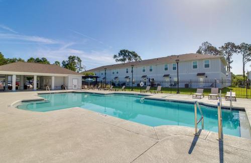 Pine Forest House | Pensacola Retreat with Pool Access, 20 Mi to Beach