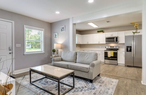 West Pensacola House | Pensacola Vacation Rental ~ 5 Mi to Beach!