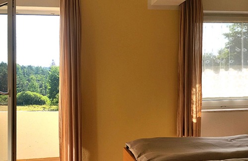 Bad Koenigshofen I. Grabfeld House | Pension Freizeitzentrum Sambachshof