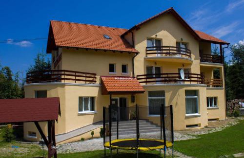 Cristian House | Pension Belmonte