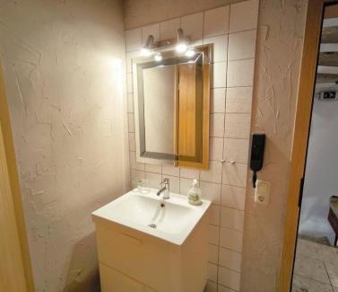 Tarforst House | Pension im Charme der 90er