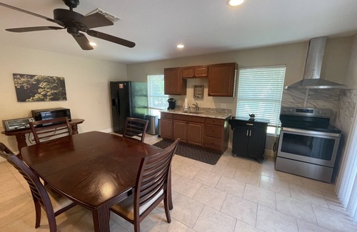 Oakes Estates House | Pension on 2 acres