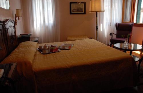 Dorsoduro Hotel | Pensione Accademia - Villa Maravege